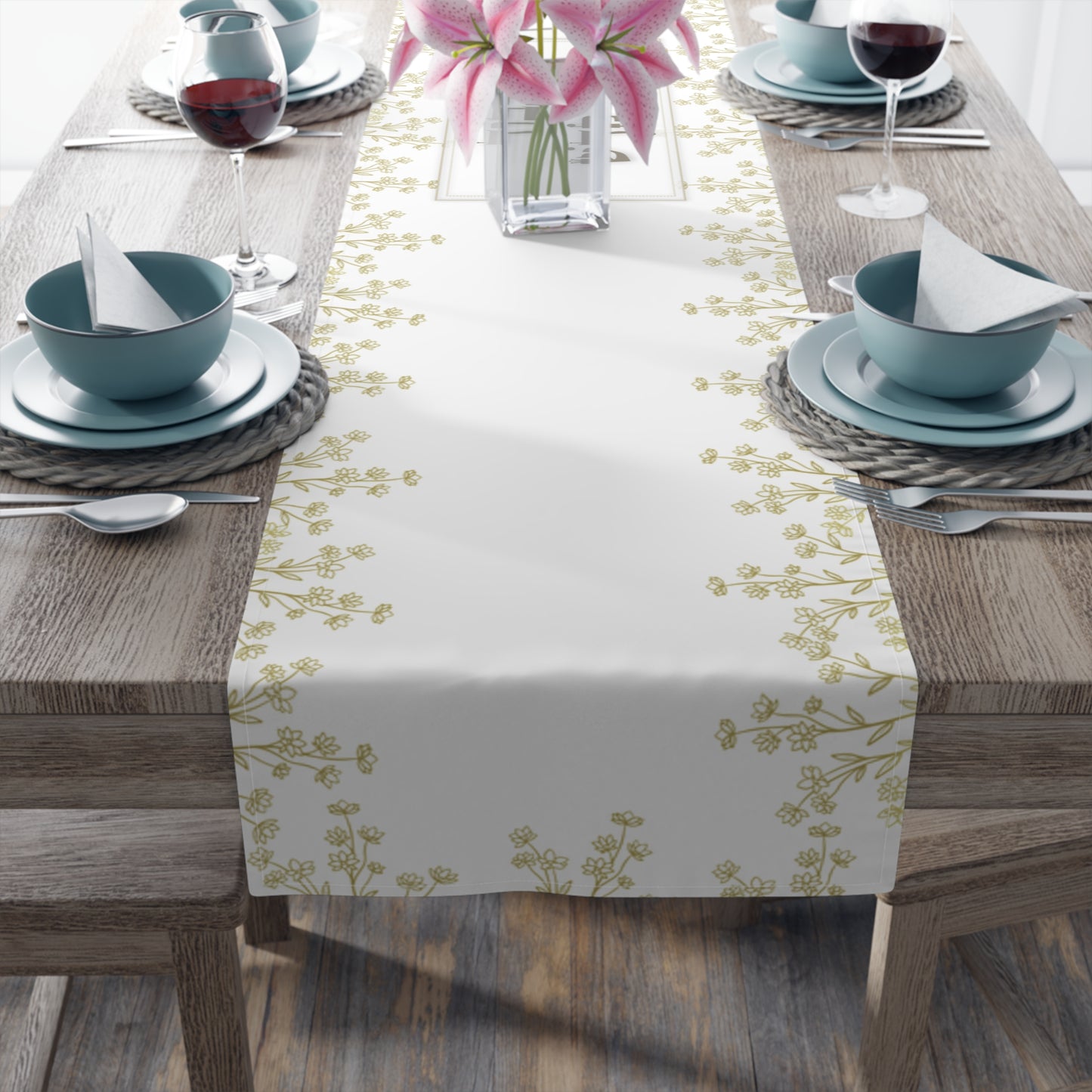 Shabbat Table Runner With Hebrew Inscription 'Lechavod Shabbat Kodesh'