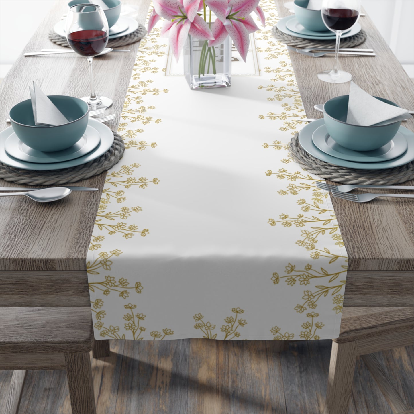 Shabbat Table Runner With Hebrew Inscription 'Lechavod Shabbat Kodesh'