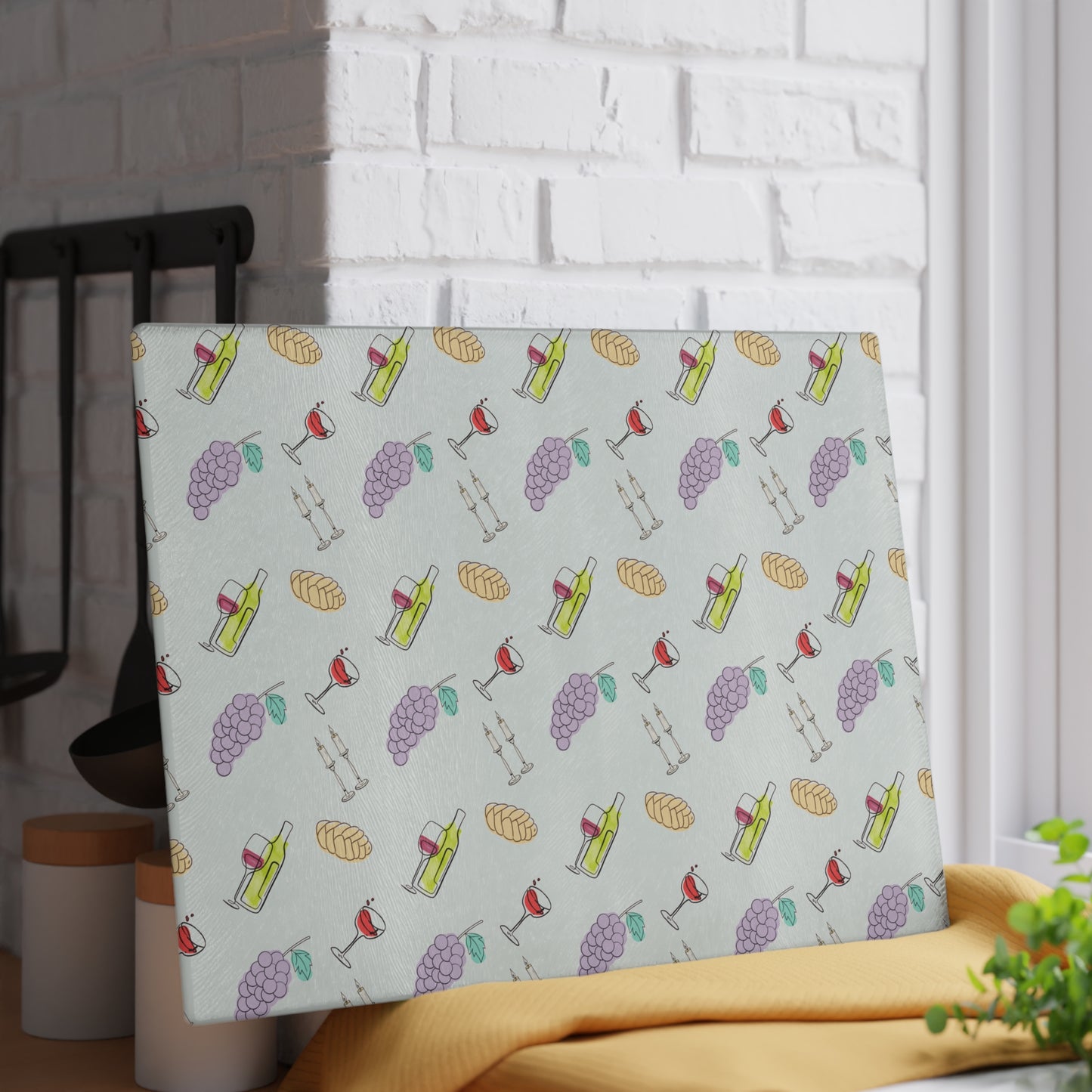 Shabbat Challah Glass Board - Shabbat Illustrations